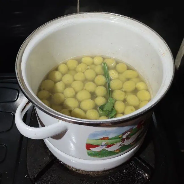 Step 1 Biji Salak dengan Bubur Sumsum Pandan