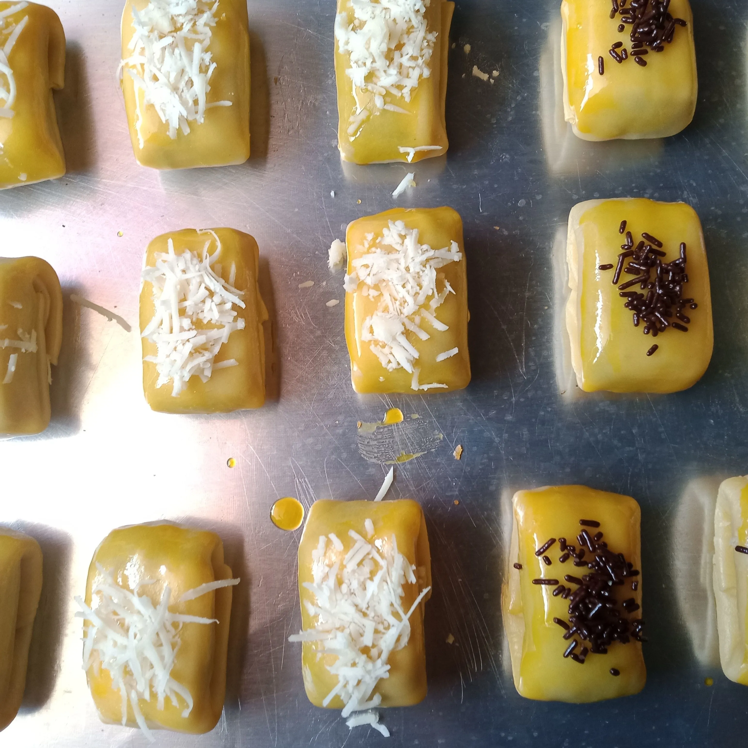 Step 7 Bolen Pisang Keju Cokelat