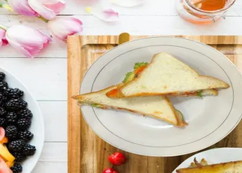 Sandwich Telur Dadar Spesial