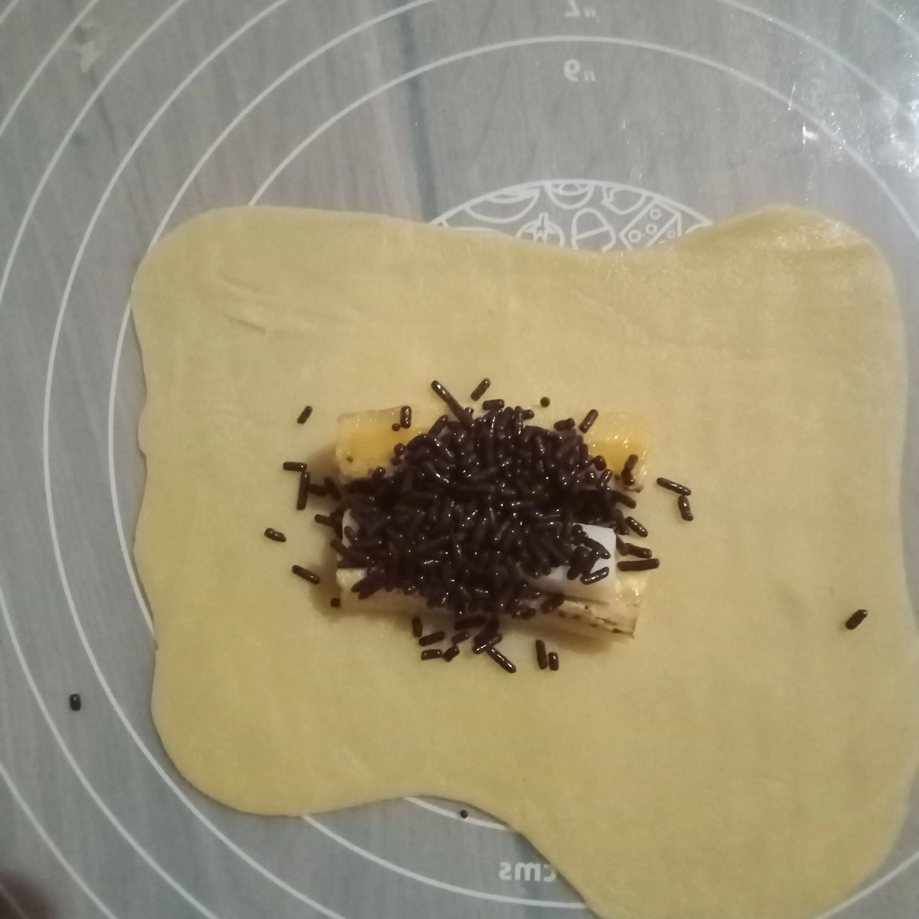 Step 6 Bolen Pisang Keju Cokelat
