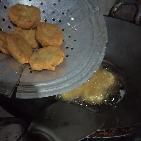 Kemudian angkat dan tiriskan, lalu siap disajikan.