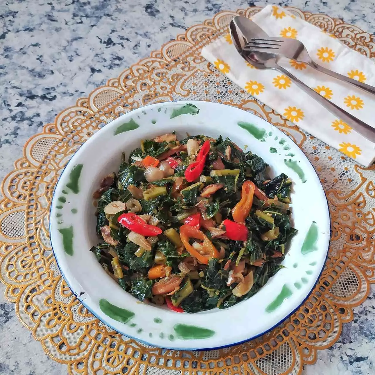 Oseng Daun Pepaya Ikan Asin Peda