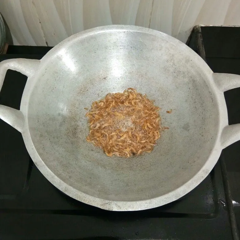 Step 2 Tumis Kenikir Ebi