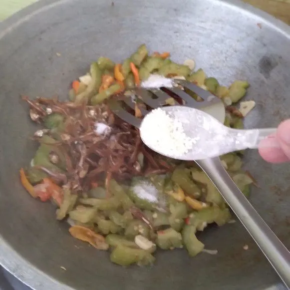 Step 5 Tumis Pare Ikan Teri