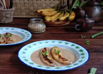 Pisang Gapit Kuah Kinca