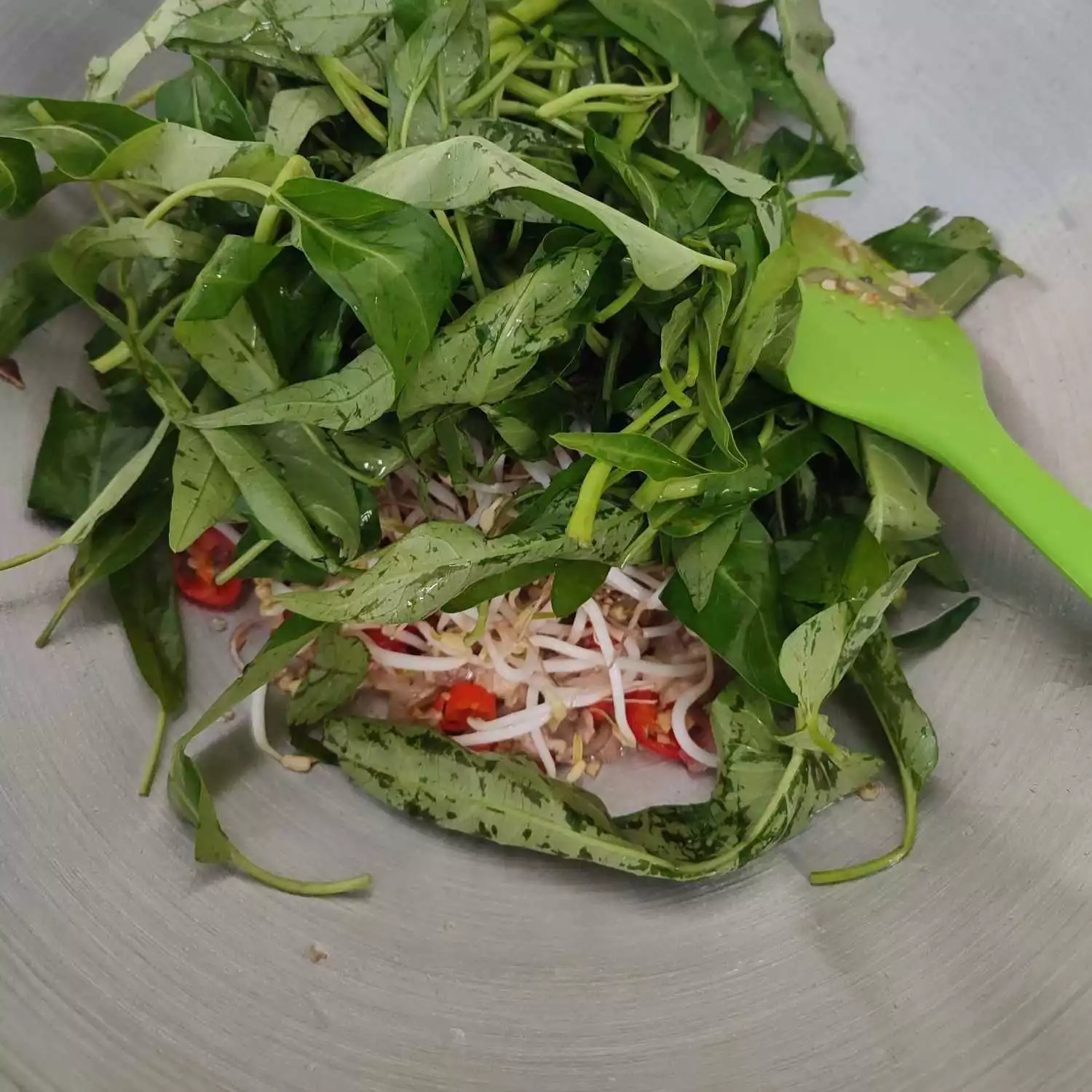 Step 3 Tumis Kangkung Ayam Suwir Sosis