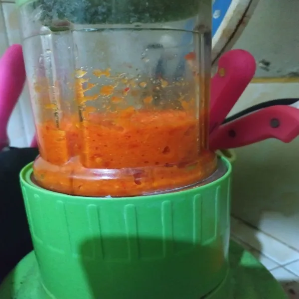 Blender bumbu halus.