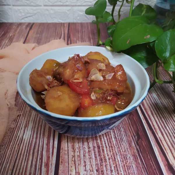 Sajikan dengan taburan bawang goreng.