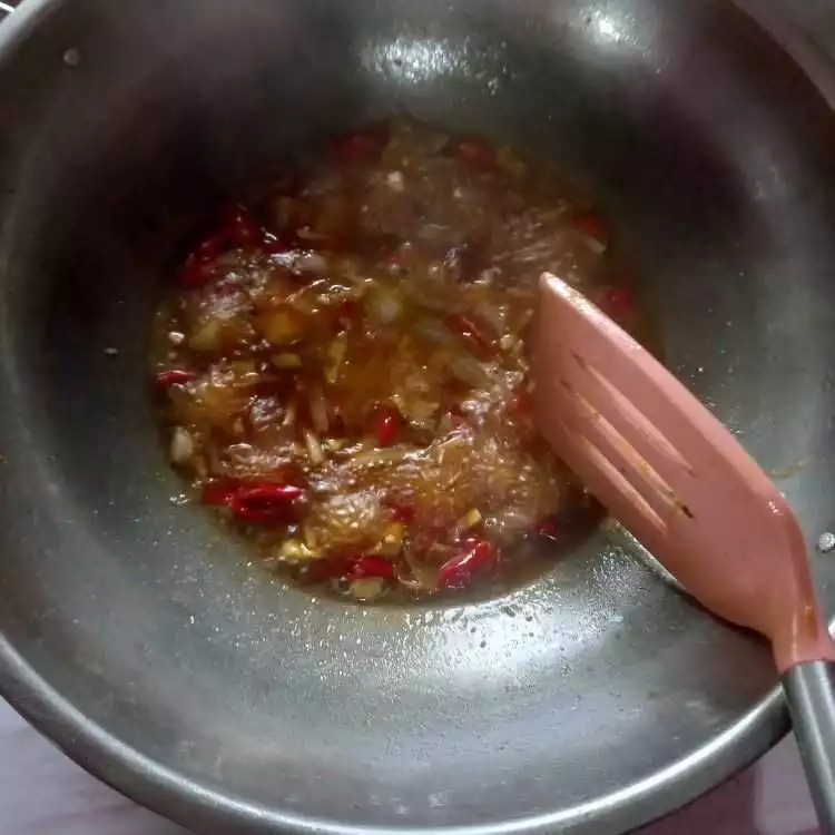 Step 2 tumis kangkung ayam saus tiram