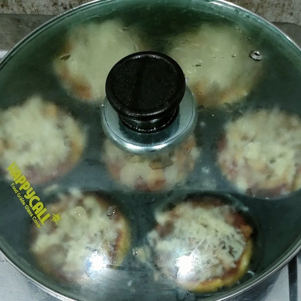 Step 10 Pizza Mie Telur