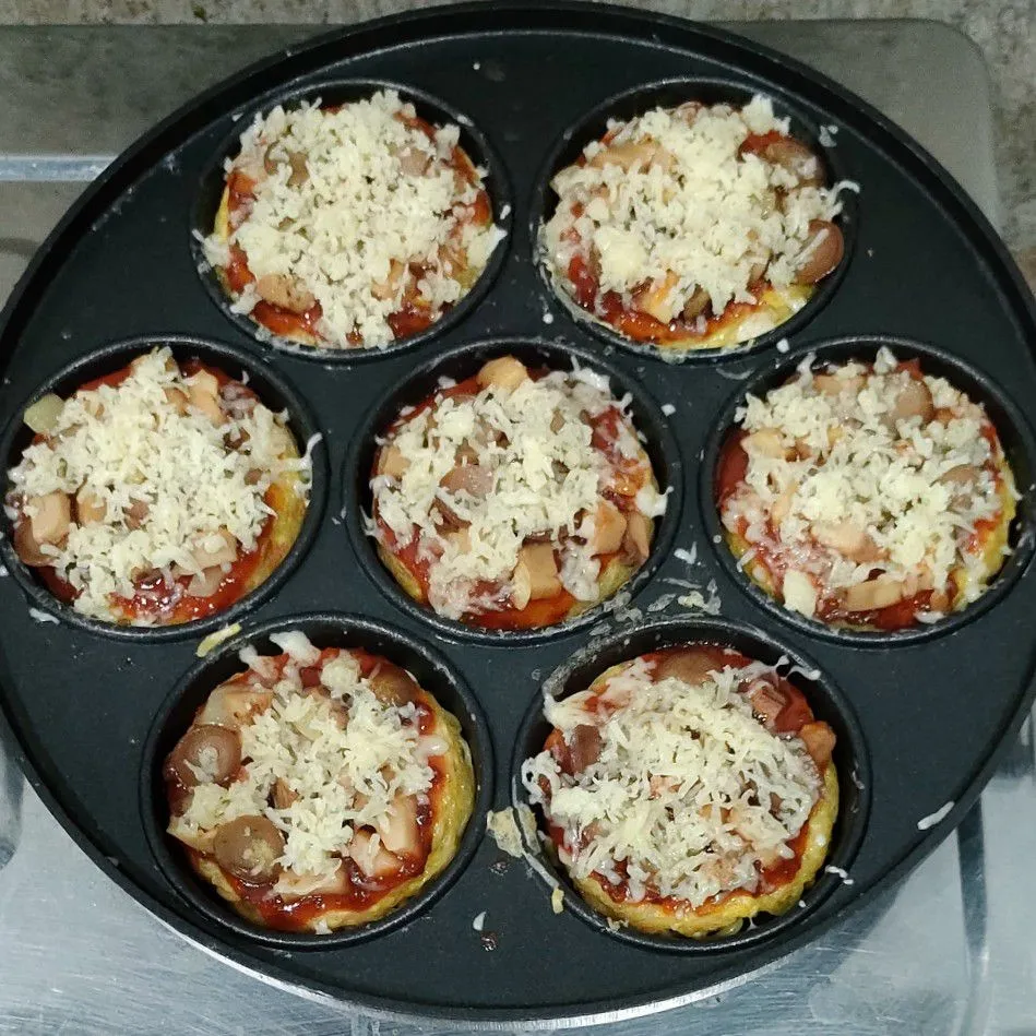 Step 9 Pizza Mie Telur