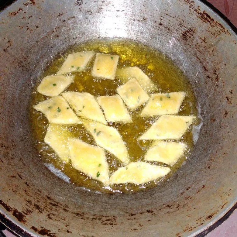 Step 5 Kue Bawang