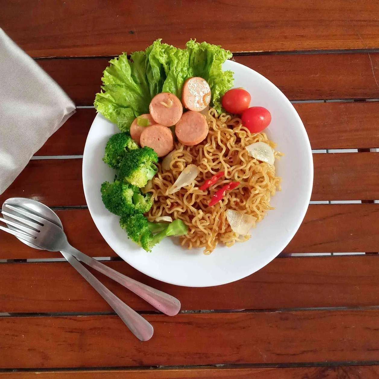 Mie goreng sosis