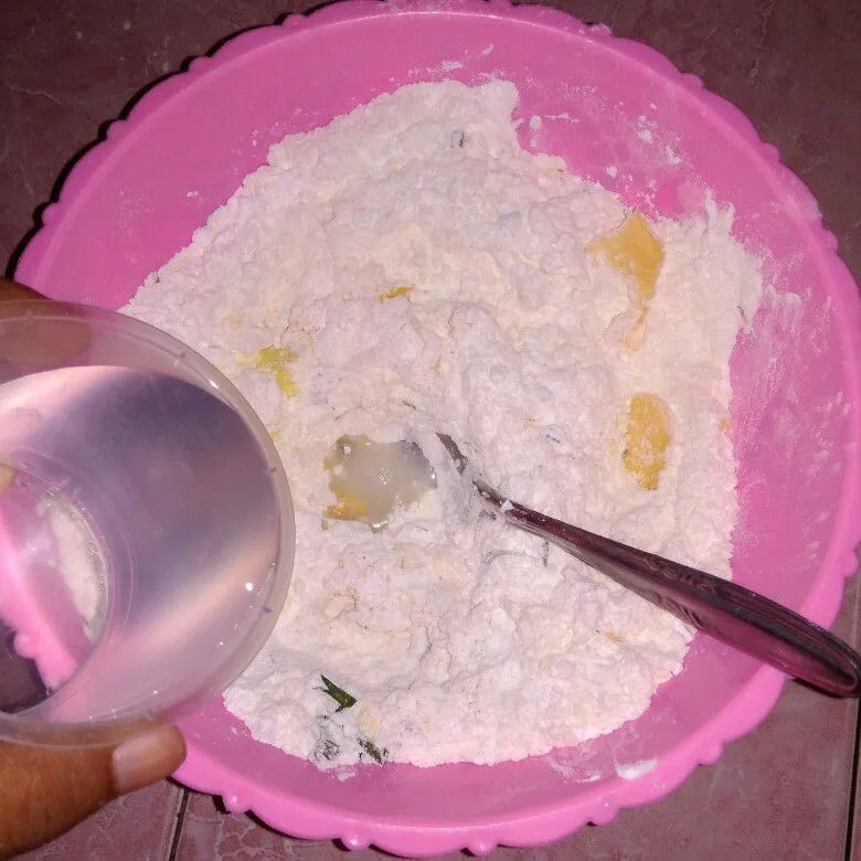 Step 2 Kue Bawang