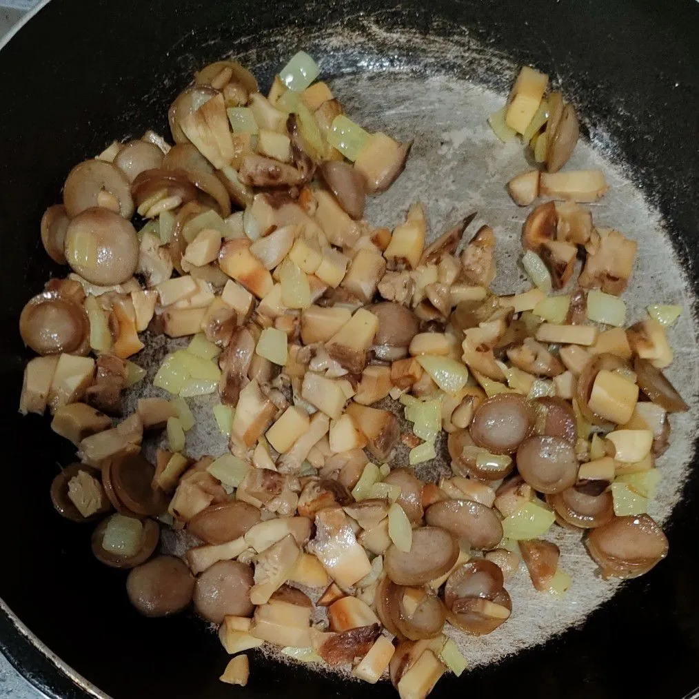Step 3 Pizza Mie Telur