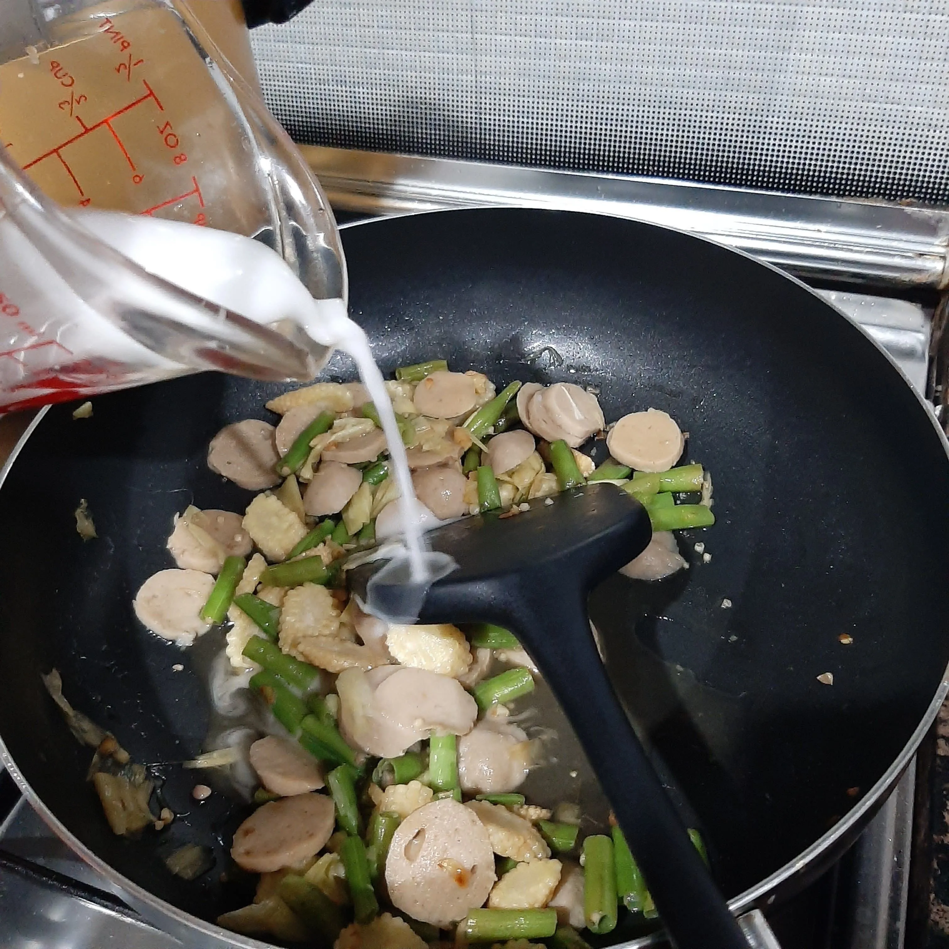Step 5 Tumis Buncis Putren Bakso