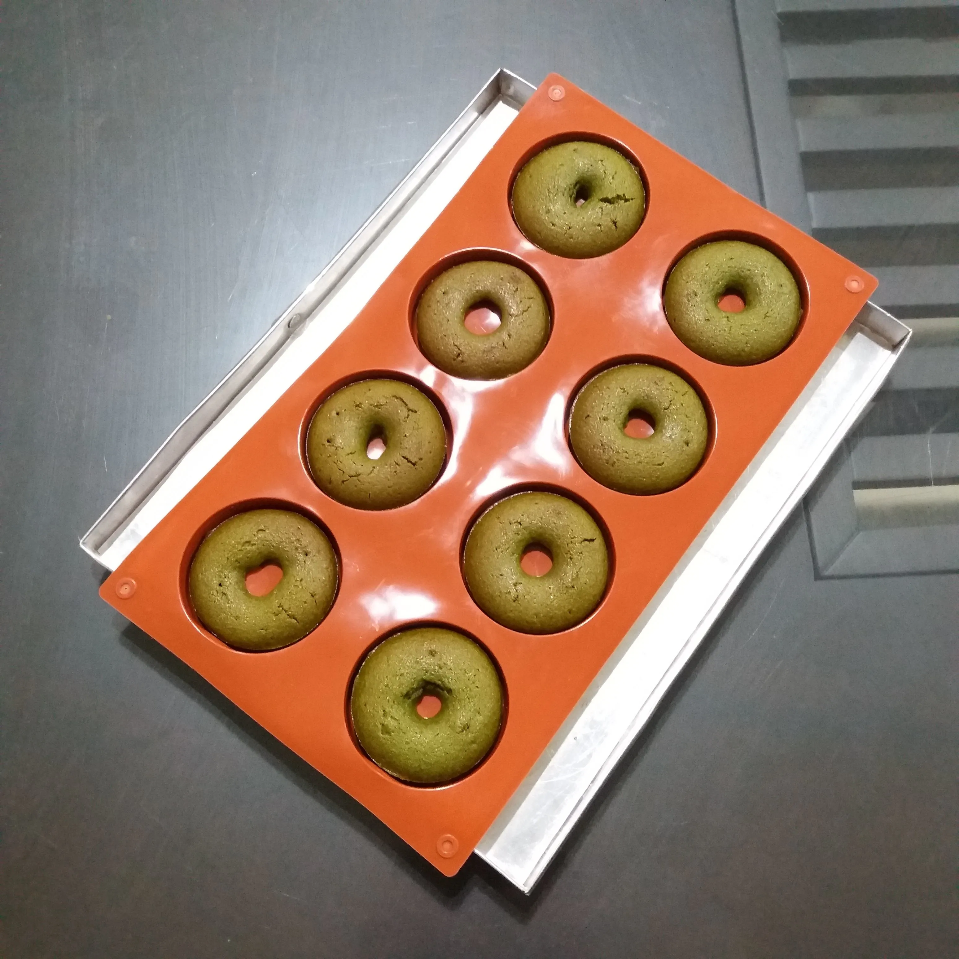 Step 5 Donat Pandan Panggang