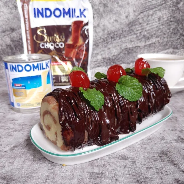 Keluarkan dari kulkas dan beri toping suka-suka.