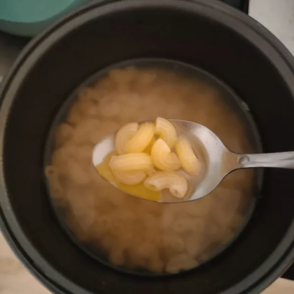 Rebus macaroni hingga al dente.