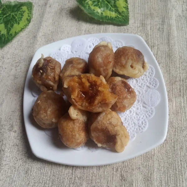 Sajikan hangat-hangat.