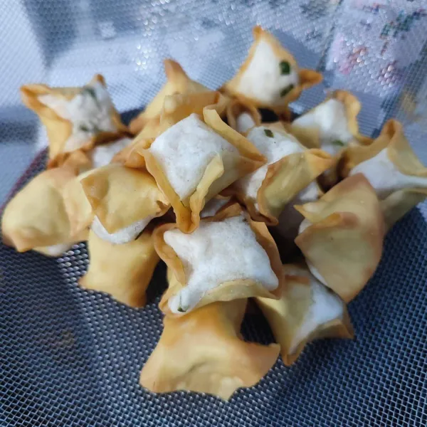 Tiriskan dan sajikan.