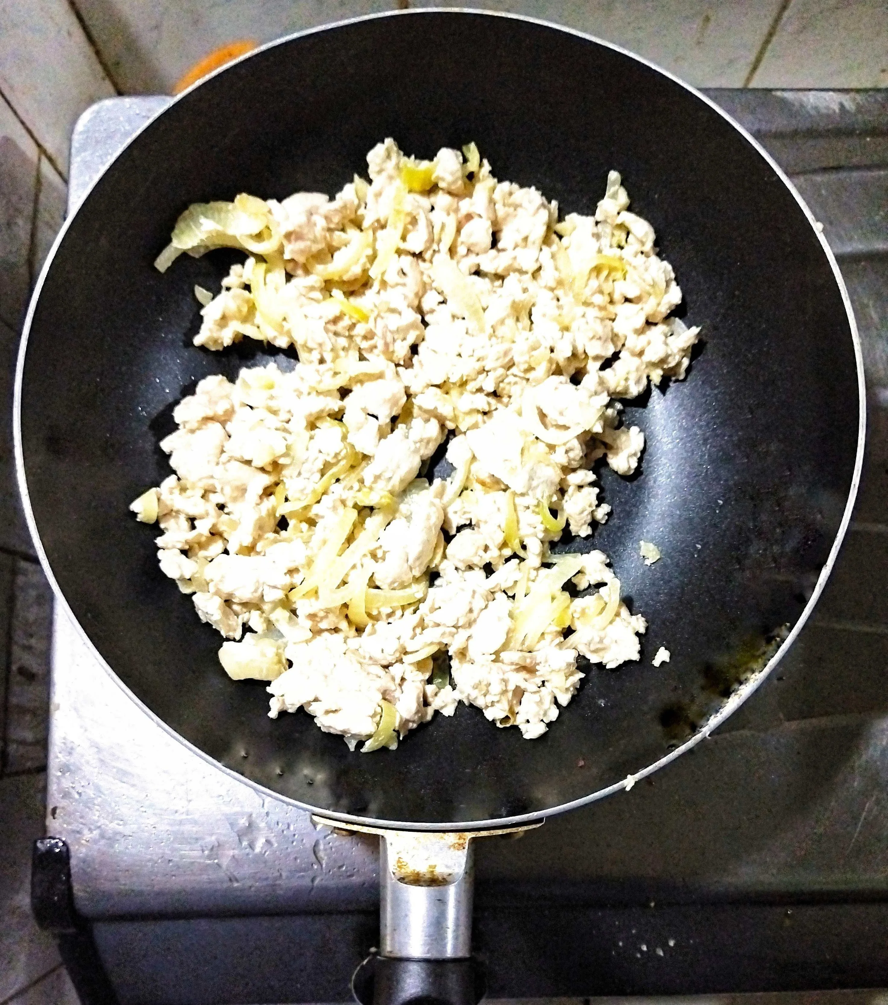 Step 2 Martabak Telur Isi Ayam Jamur