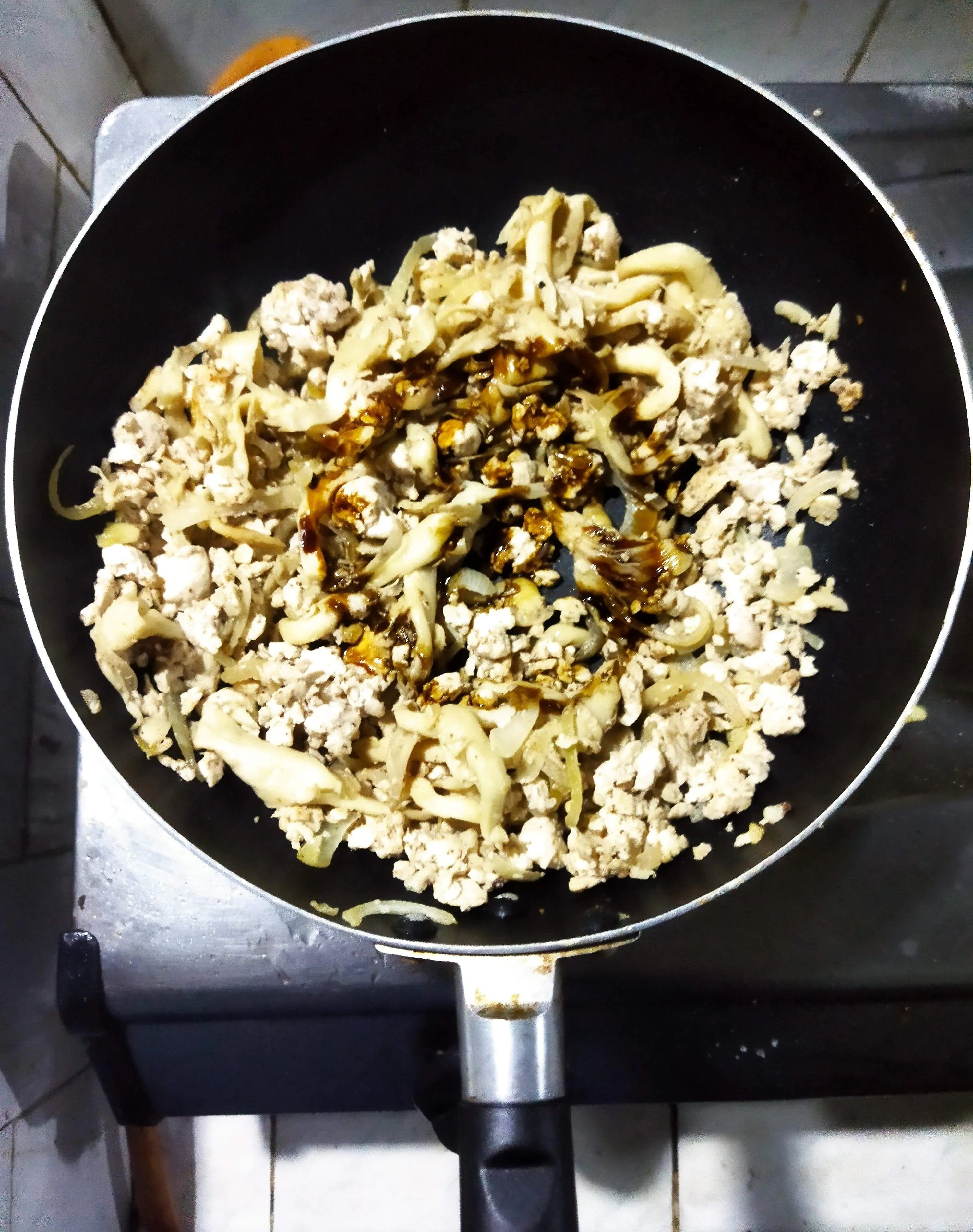 Step 3 Martabak Telur Isi Ayam Jamur