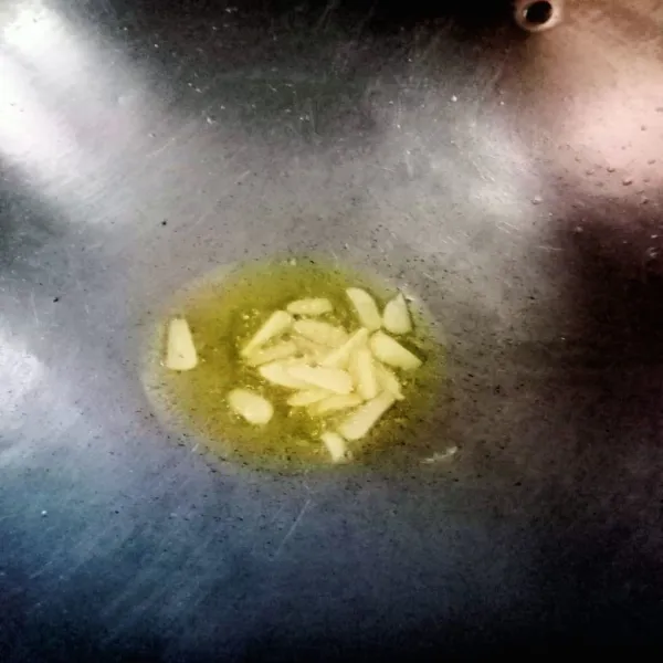 Goreng bawang putih.