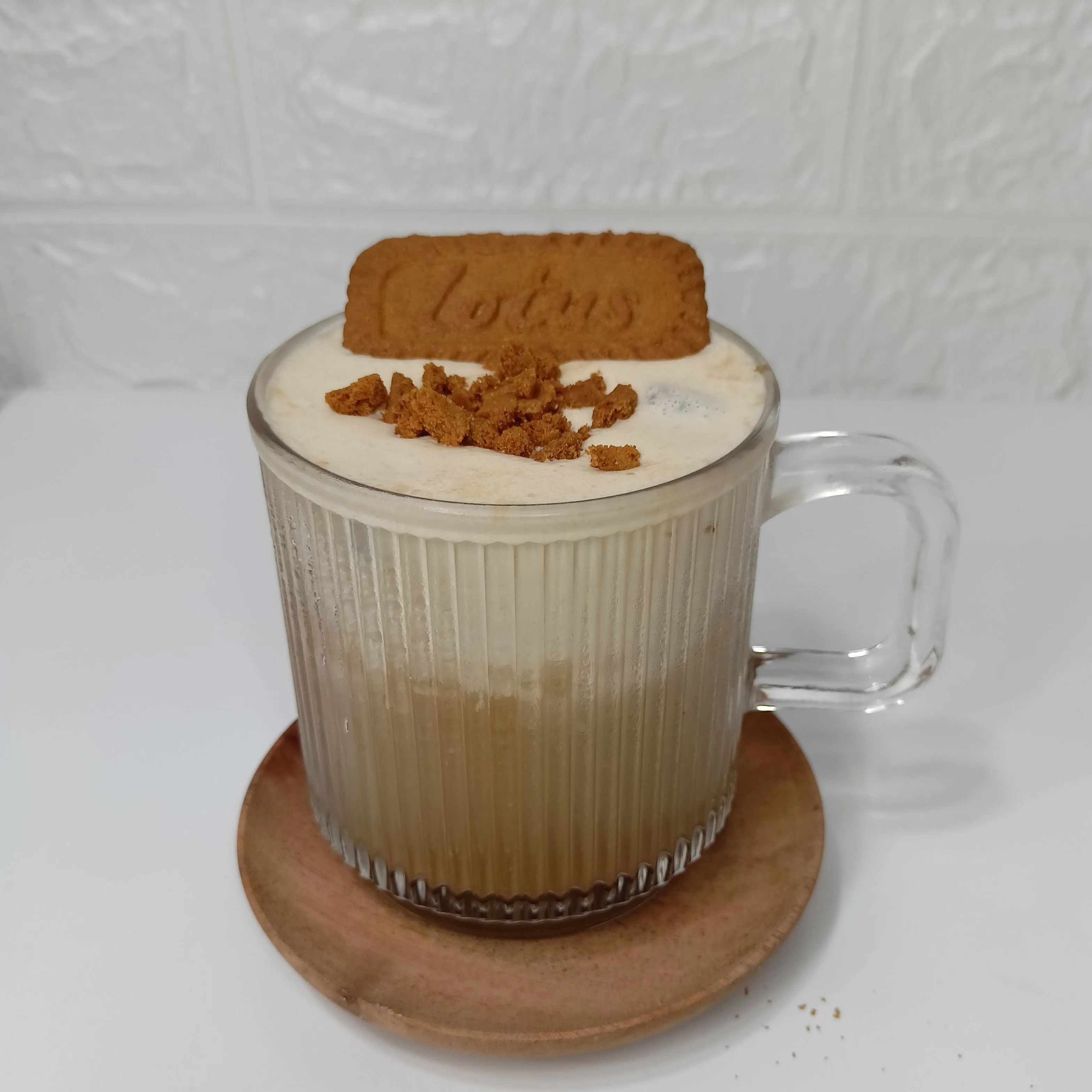 Step 6 Lotus Biscoff Cream Latte
