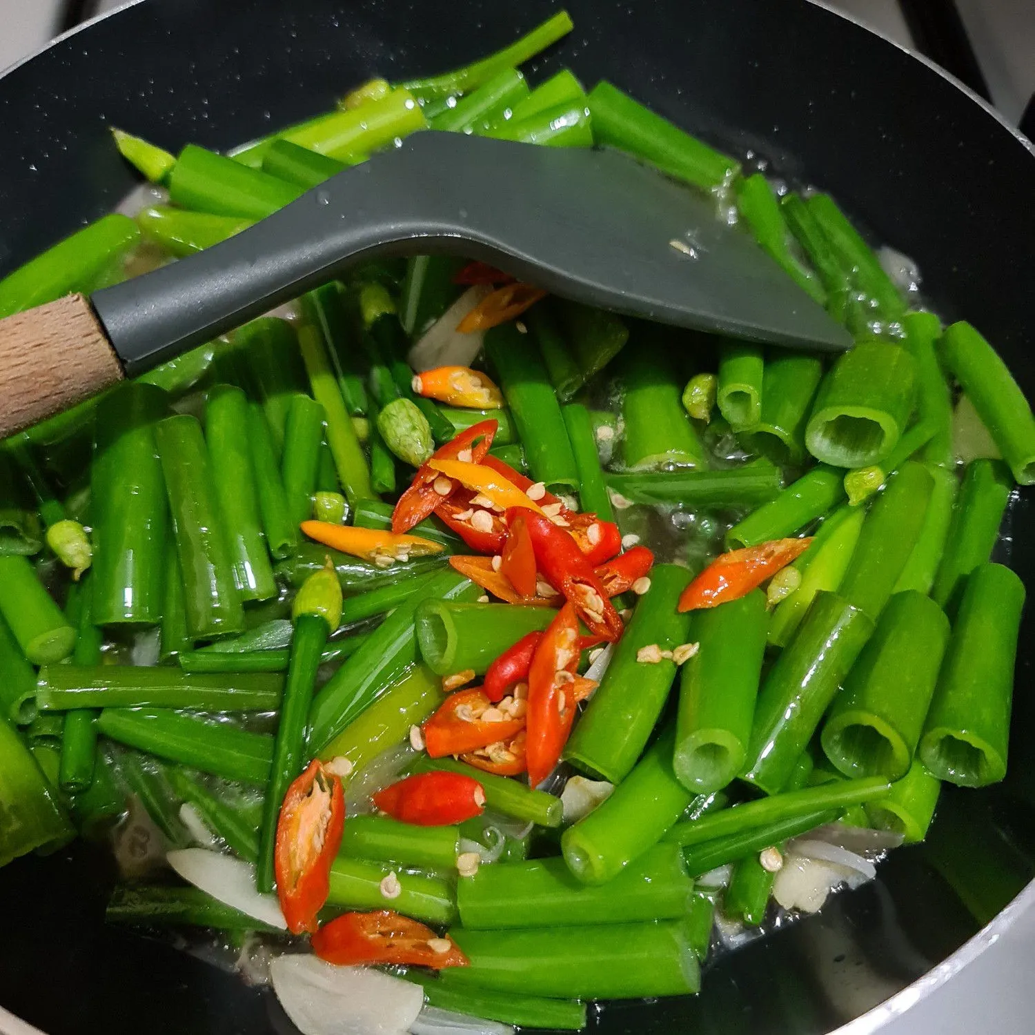 Step 6 Tumis Daun Bawang