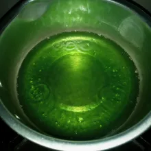 Masak di atas api sampai mendidih. 
Setelah mendidih matikan api. 
Biarkan sebentar agar tidak terlalu panas.