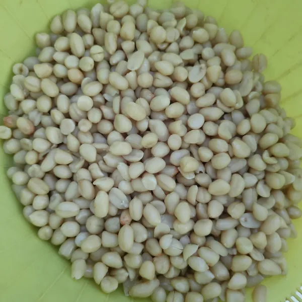 Cuci bersih kacang (jangan diremas), tiriskan.