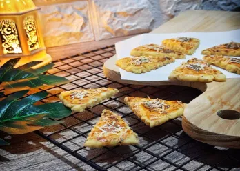 Garlic Cheese Cookies