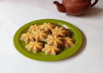 Kue Pisang Buncit Keju