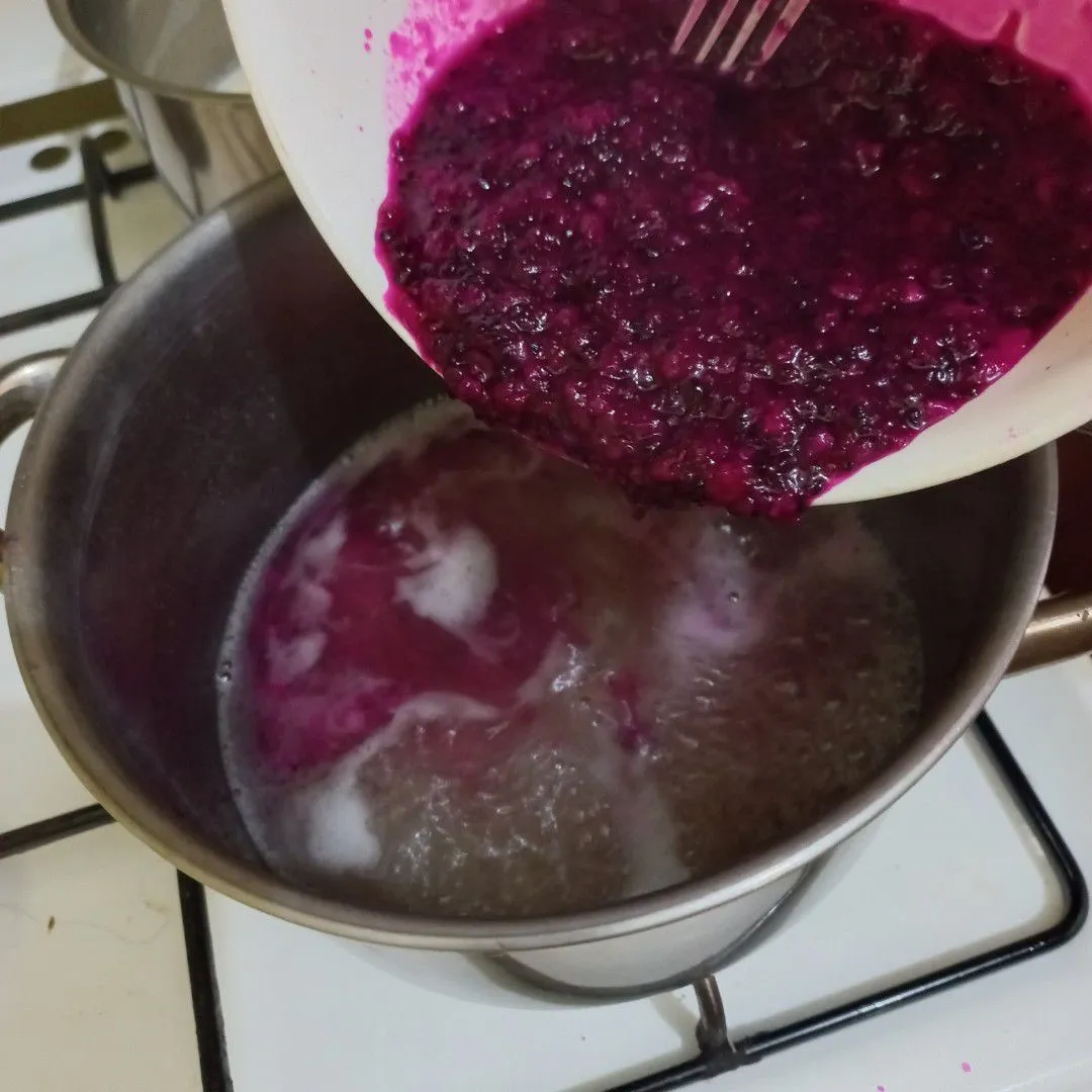 Step 2 Puding Buah Naga Susu Keju
