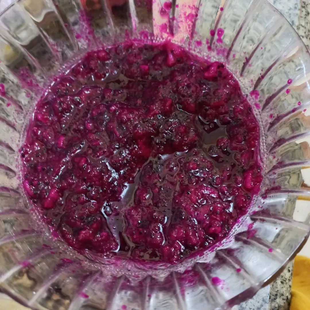 Step 1 Puding Susu Buah Naga