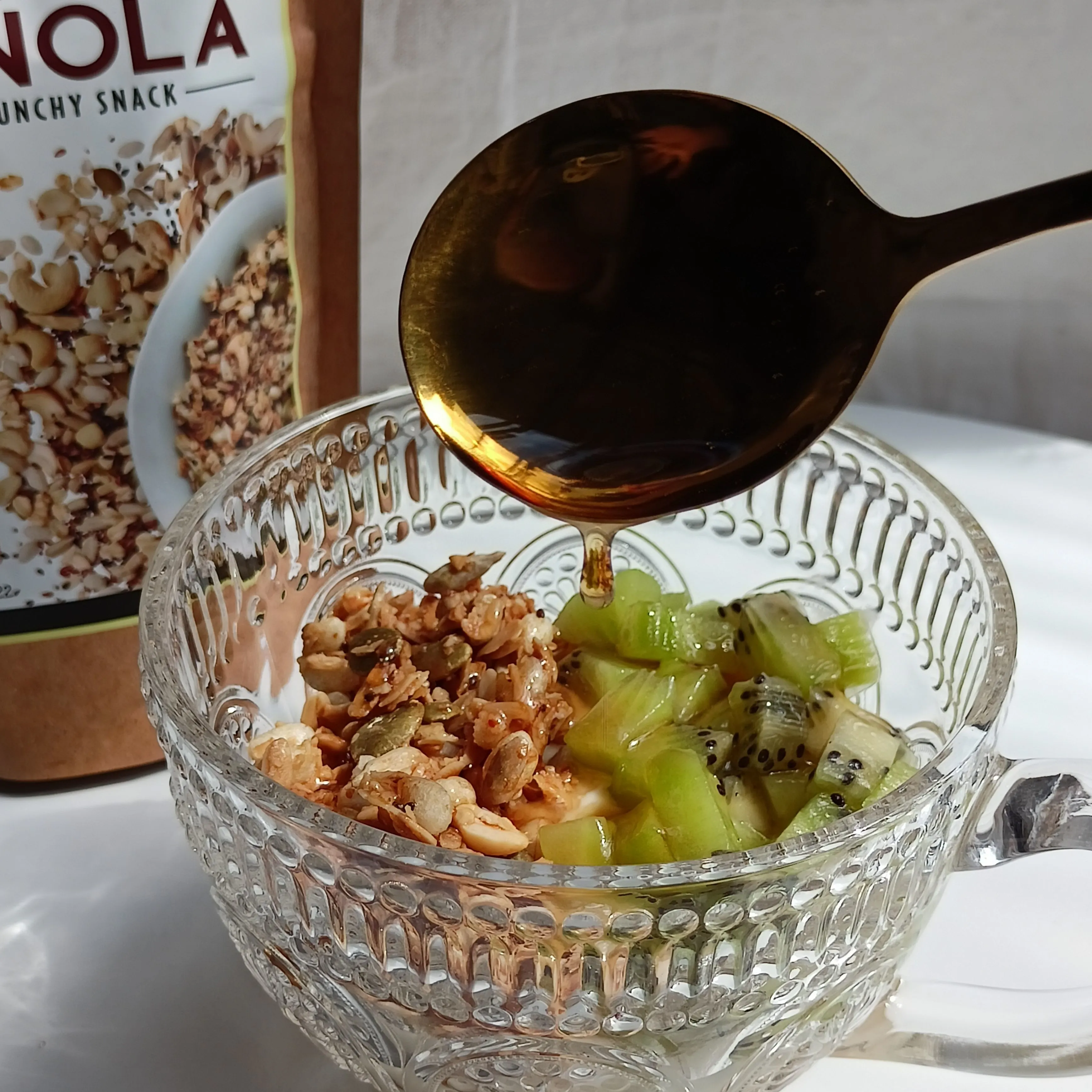 Step 4 Yogurt Granola Kiwi