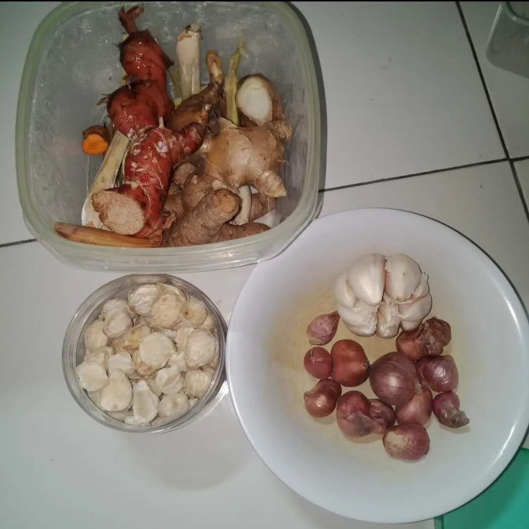 Step 1 Topping Mie Ayam