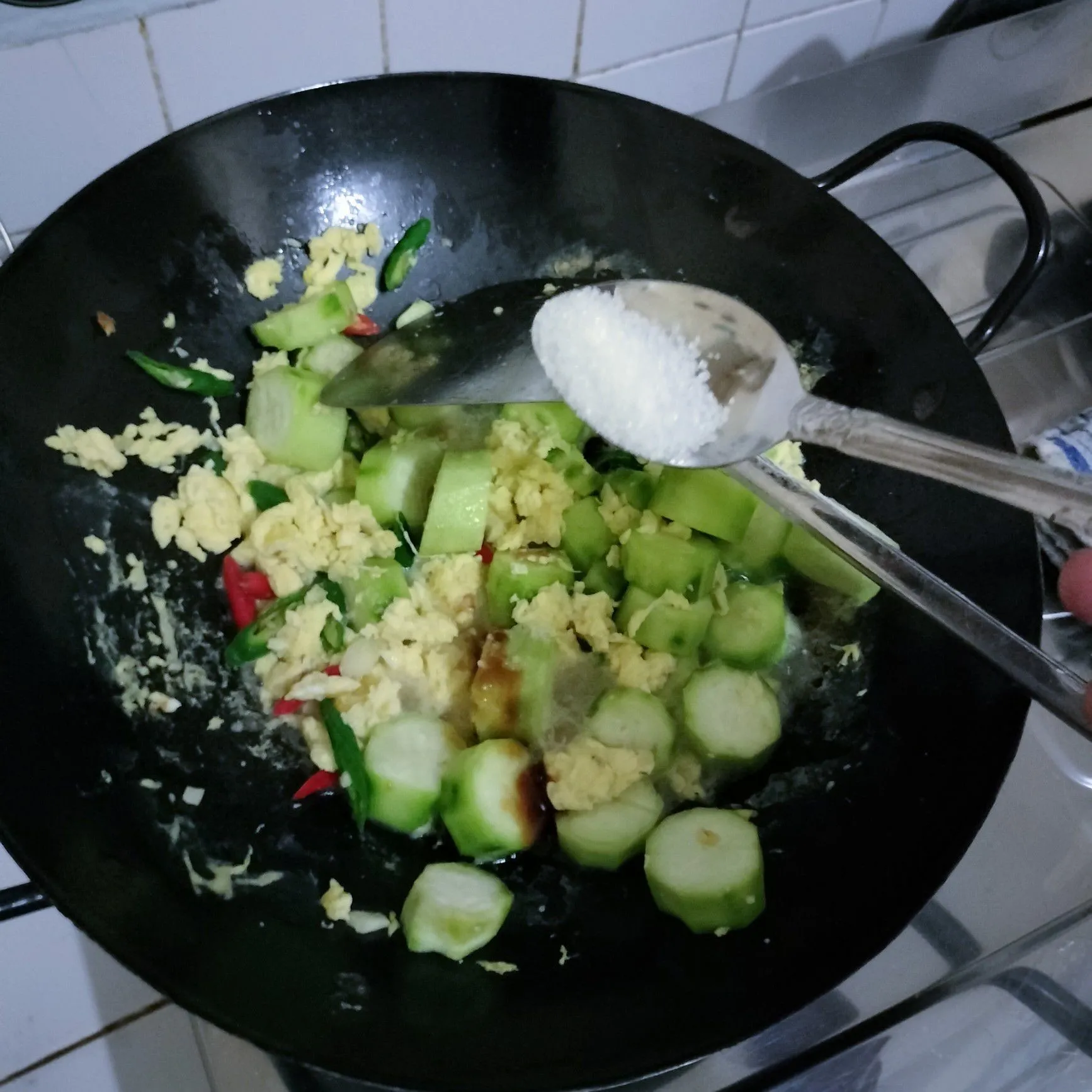 Step 4 Orak-Arik Oyong