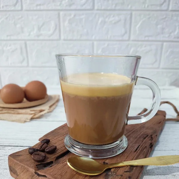 Aduk kopi ketika akan dinikmati.