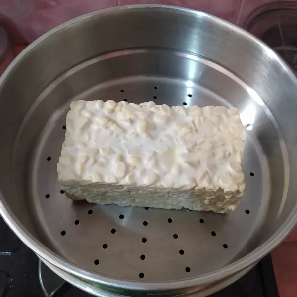 Kukus tempe selama 20 menit.