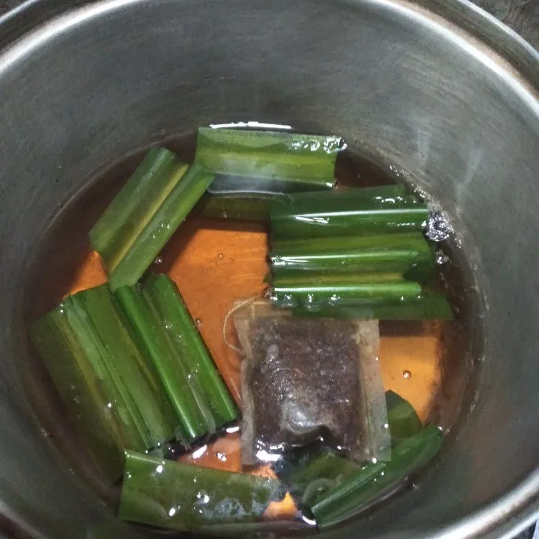 Step 2 Pandan Thai Milk Tea