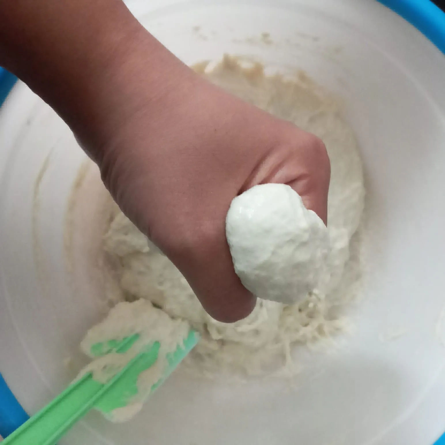 Step 5 Donat Yunani Topping Oreo Matcha