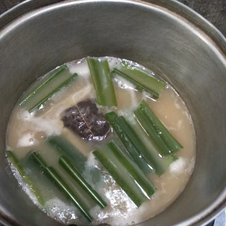Step 3 Pandan Thai Milk Tea