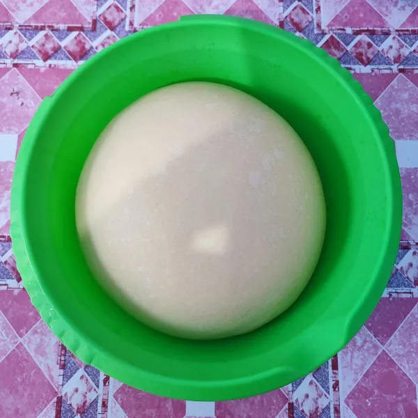 Setelah mengembang, buang gasnya.