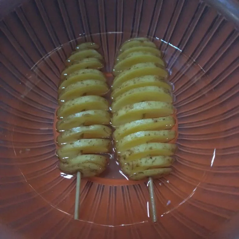 Step 2 Hweori Gamja (Kentang Tornado)