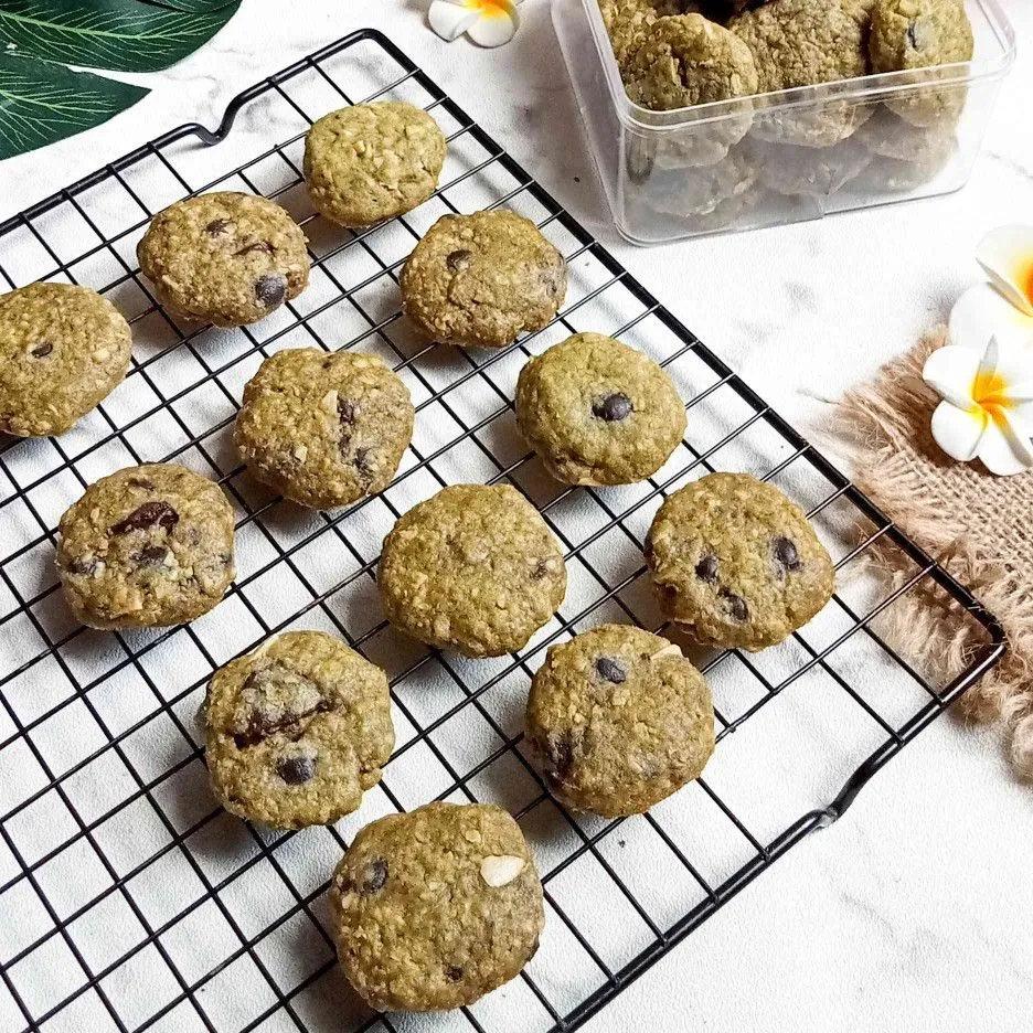 Moringa Oatmeal Cookies