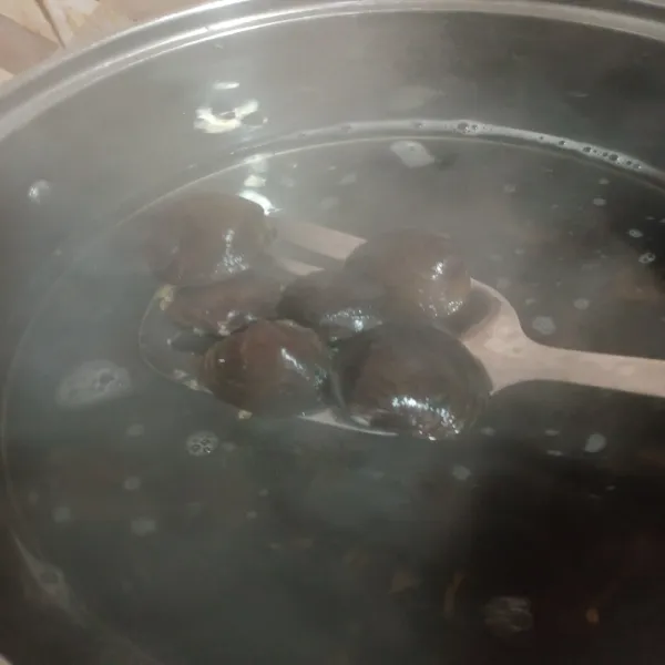 rebus sampai matang (terbuka cangkangnya)