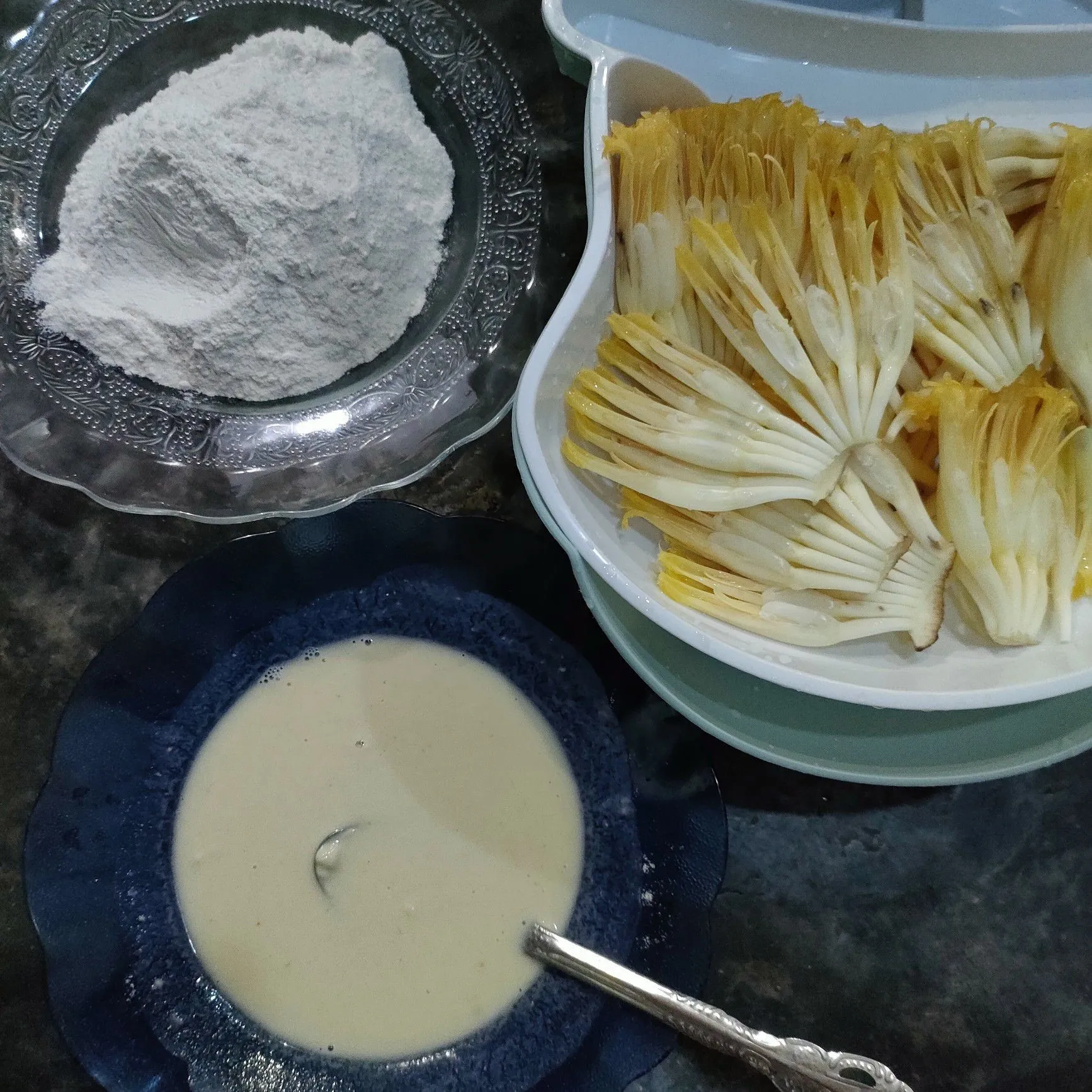 Step 3 Bunga Jantung Pisang Krispi