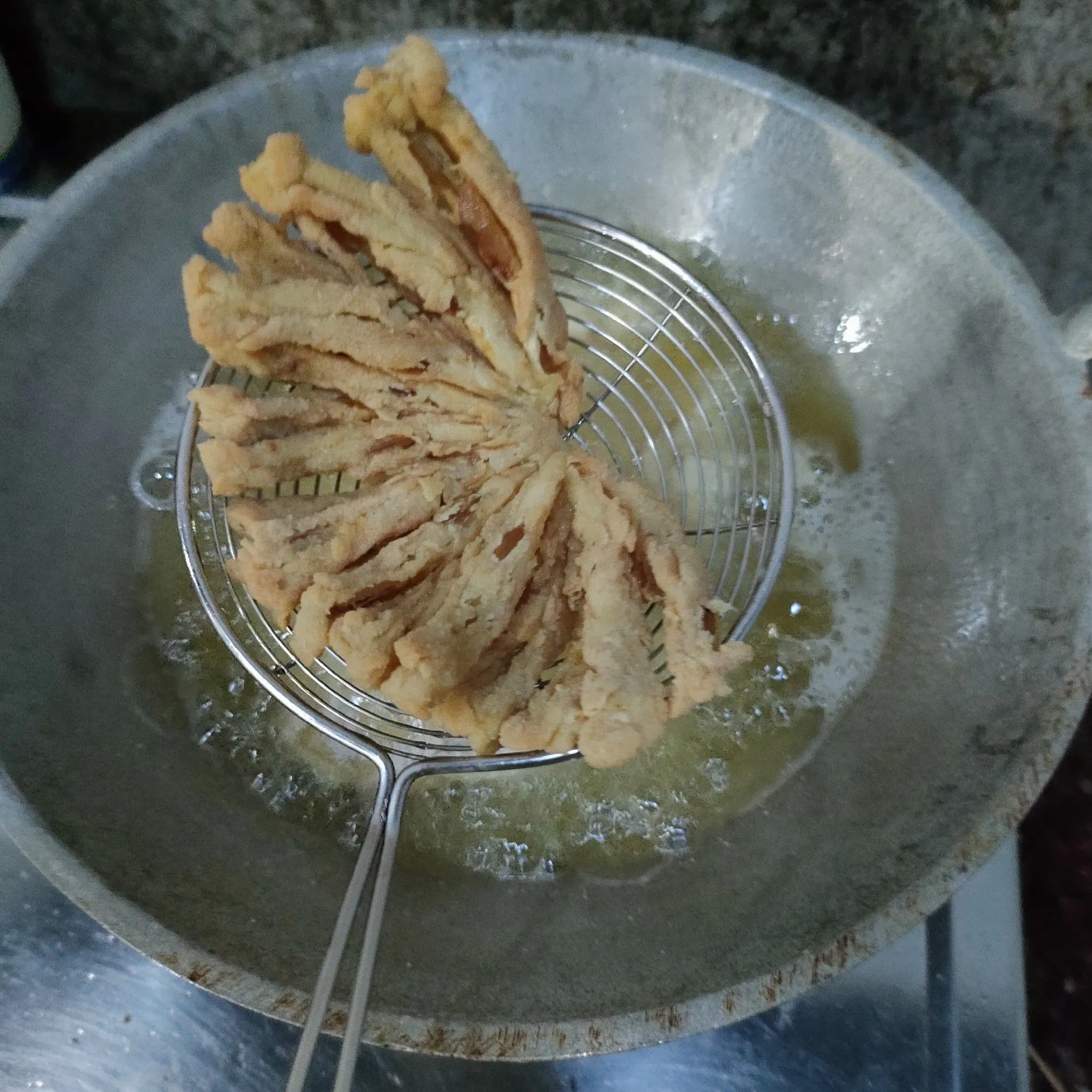 Step 9 Bunga Jantung Pisang Krispi